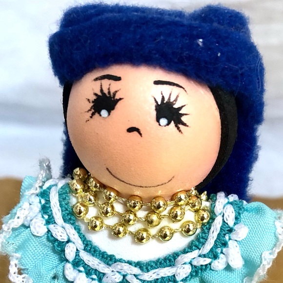 ECUA HANDS-DOLLS miniature handmade Woven Wool doll characters size 2x4 NWOT - Picture 6 of 9